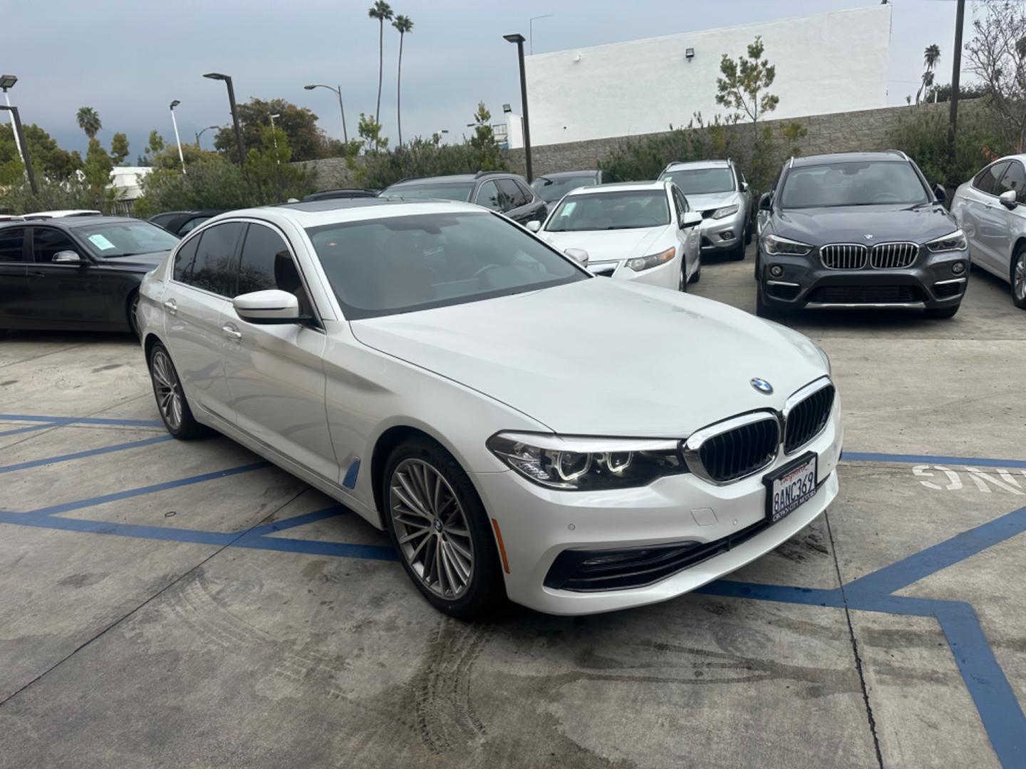 2018 WHITE /Black BMW 5-Series leather (WBAJA5C59JW) with an 2.0 Turbo engine, Automatic transmission, located at 30 S. Berkeley Avenue, Pasadena, CA, 91107, (626) 248-7567, 34.145447, -118.109398 - Low Miles!! Step into the world of luxury and innovation with our 2018 BMW 5-Series 530i, now available at our Buy Here Pay Here (BHPH) dealership in Pasadena, CA. Tailored for car enthusiasts in Altadena CA, Glendale CA, Los Angeles CA, and throughout LA County, this prestigious pre-owned BMW 530 - Photo#7